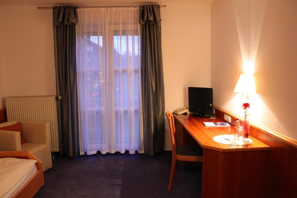 Hotel Gasthaus Bock Reichenbach an der Fils Room photo