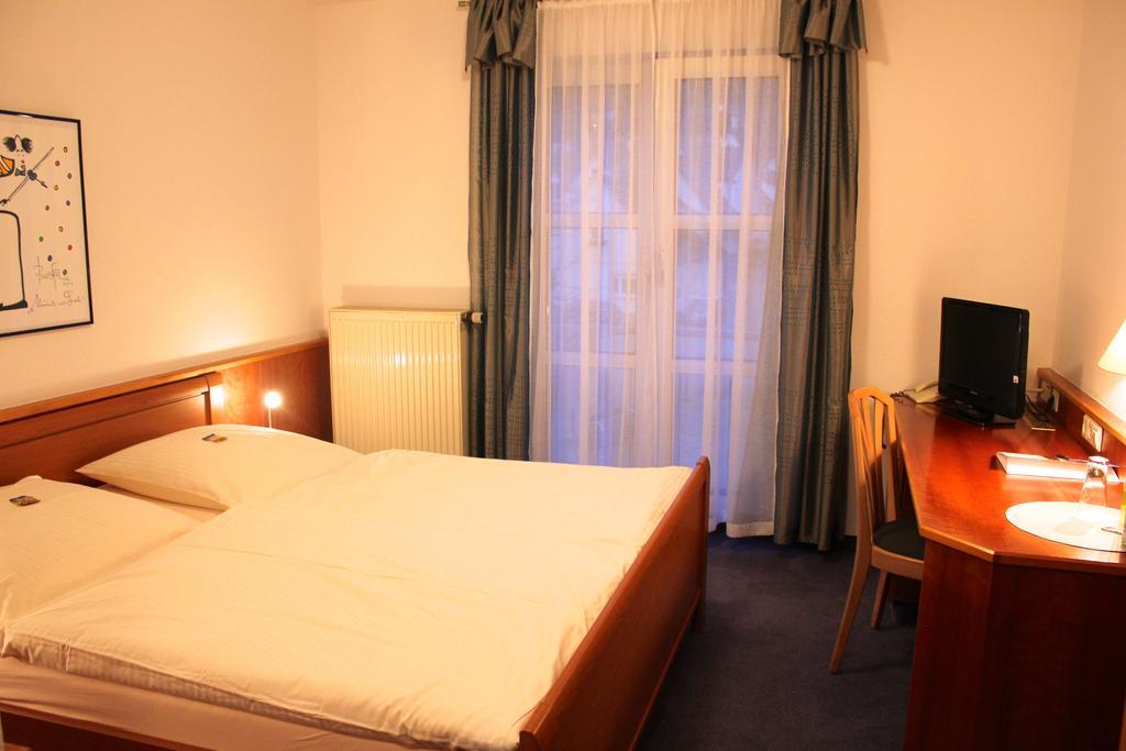 Hotel Gasthaus Bock Reichenbach an der Fils Room photo